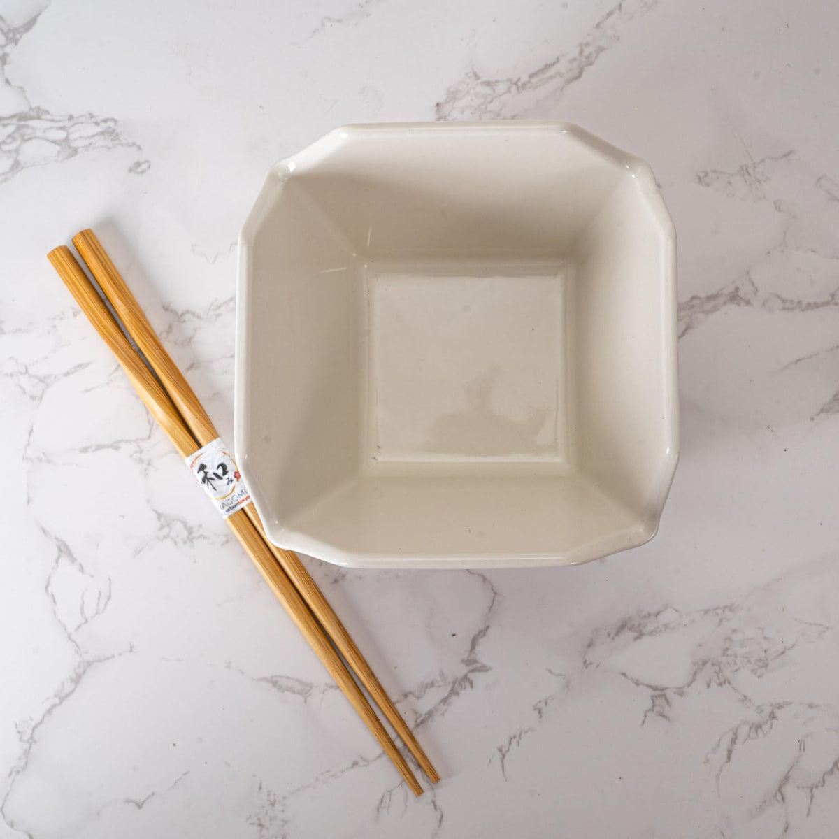 Urban Tokyo Chinese Takeout Box Style Porcelain Bowl With Chopsticks 18 fl oz Square Shape Rice Noodles Pasta To Go Box Shaped Bowl Microwave Dishwasher Safe (Classic Pagoda)