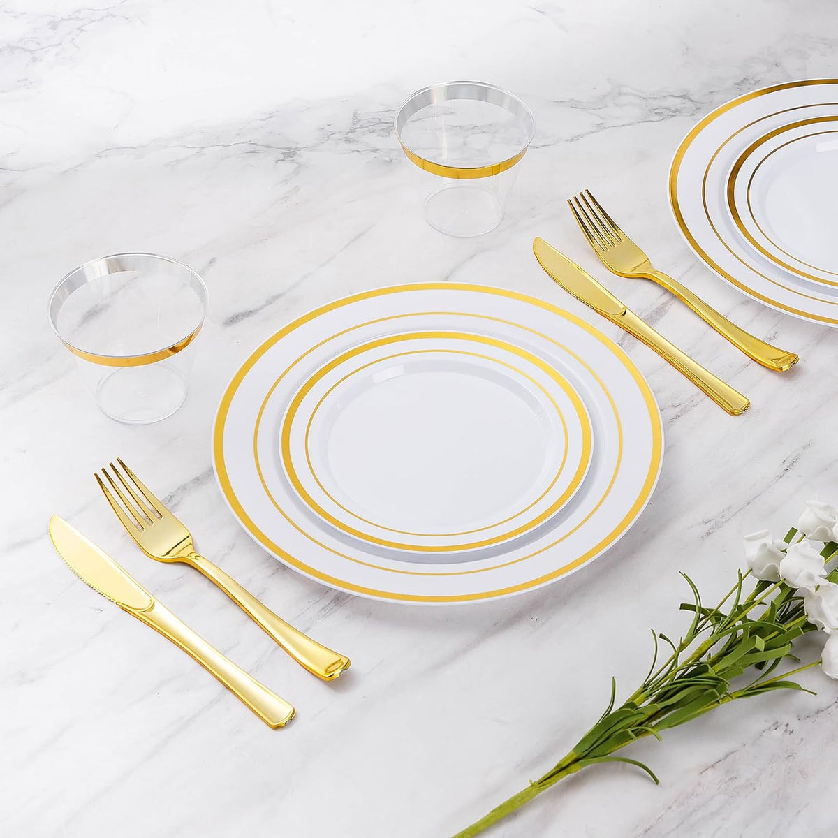 Goodluck 600 Pieces Gold Disposable Plastic Plates for 100 Guests