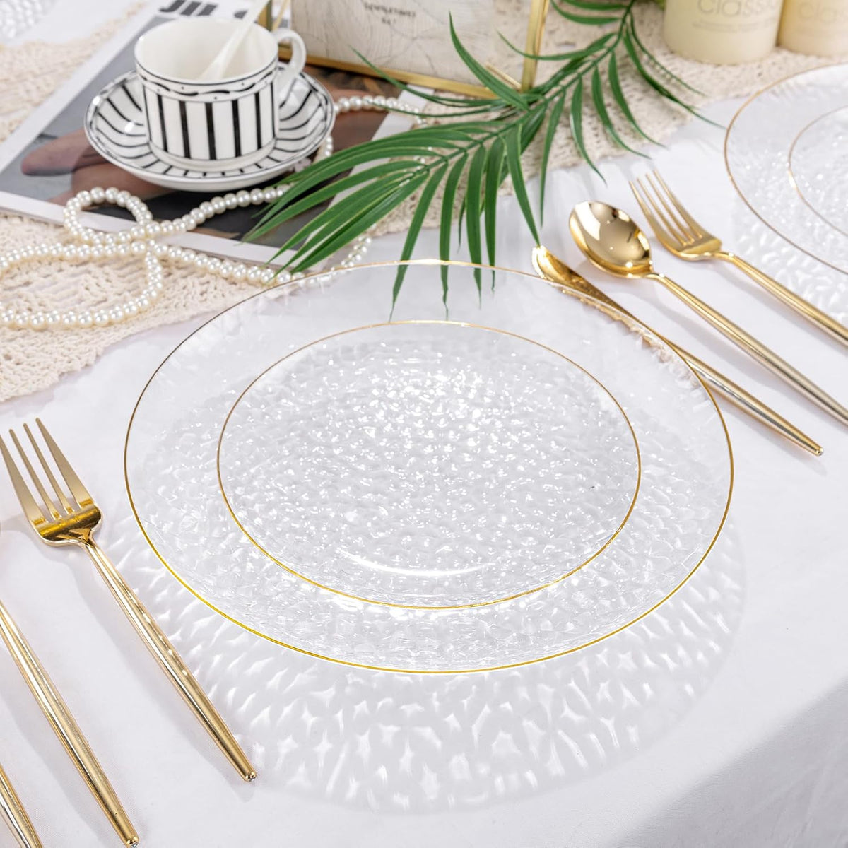 Rubtlamp 100Pcs Clear Gold Plastic Plates, Disposable Plates With Gold Rim, Heavy-duty Party Platos, Hammered Plastic Plates Include 50 Clear Dessert Plates, 50 Dinner Plates for Party