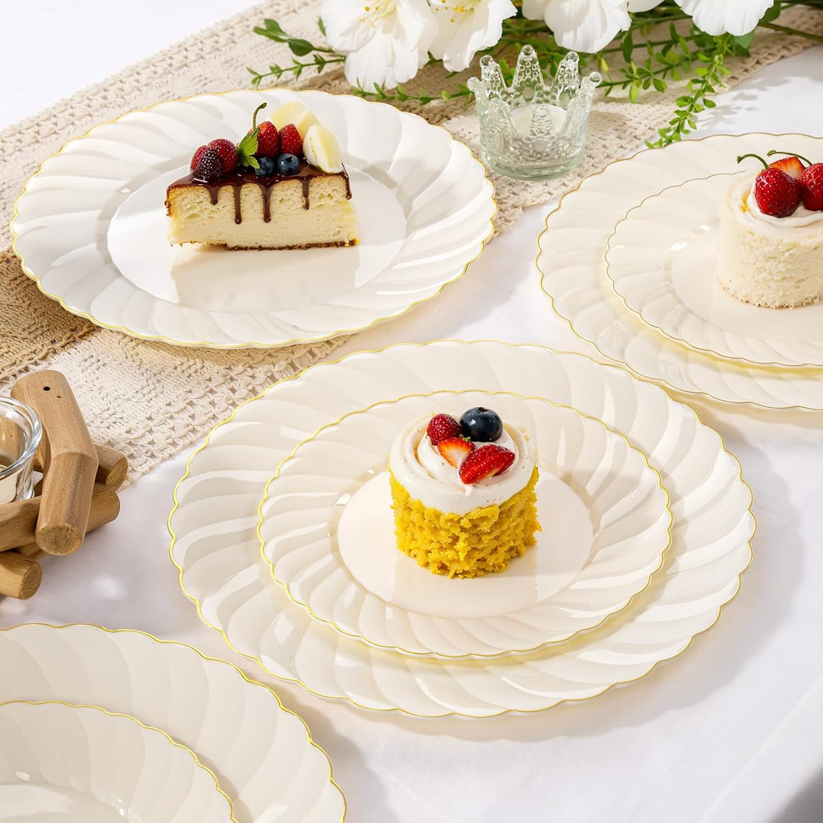 YOUBET 125PCS Ivory Scalloped Plastic Plates for Party Wedding