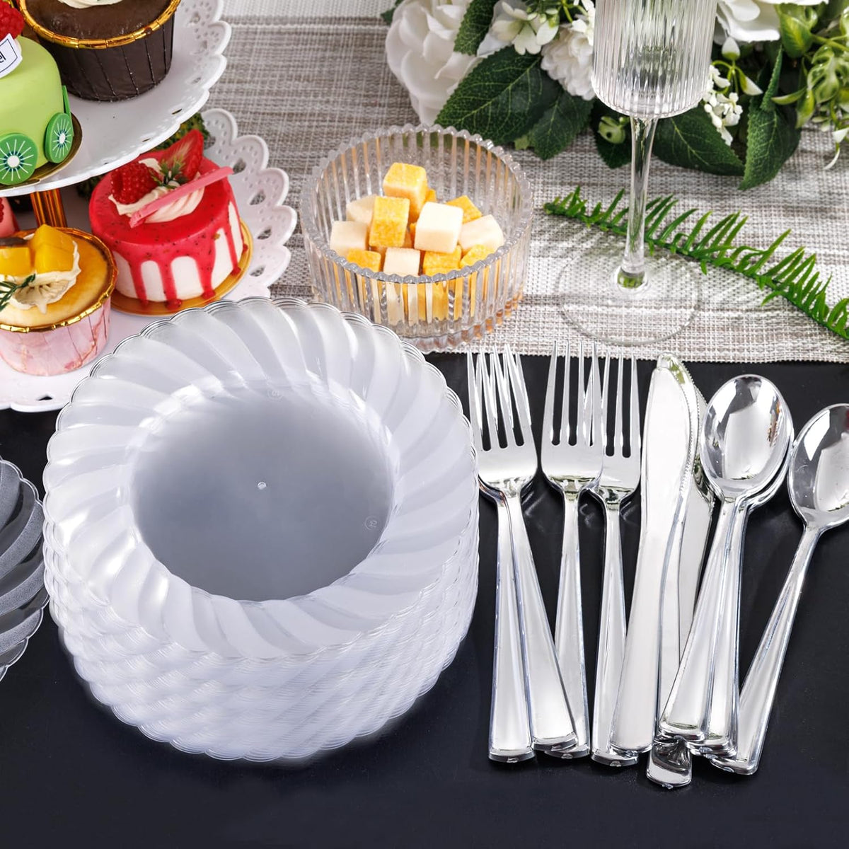 U-QE 100 Pieces Clear Plastic Plates, 6 Inch Plastic Dessert Plates