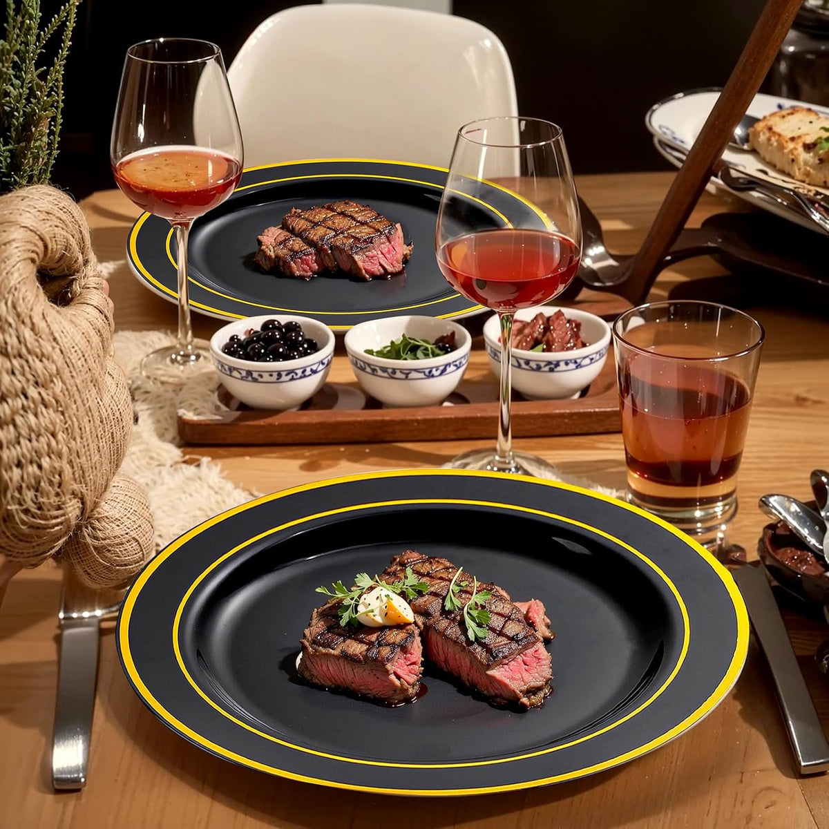 bUCLA 100 Pieces Black and Gold Plastic Dinner Plates - 10.25 inch Black Disposable Plates with Gold Rim - Ideal for Party, Graduation & New Year